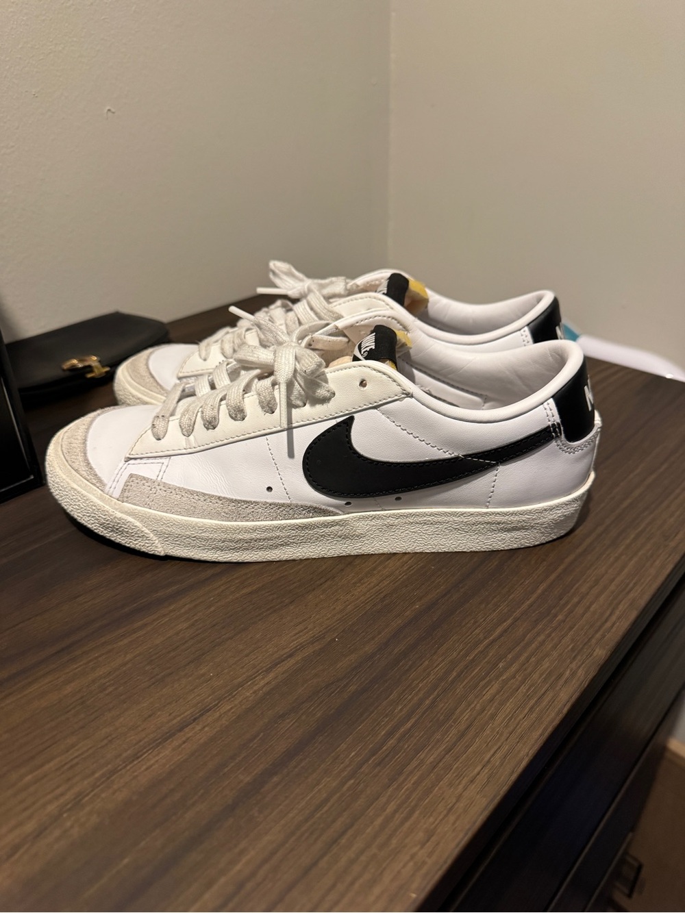 Women's Nike Blazer Low, white/black, size 10 - Picture 3 of 8